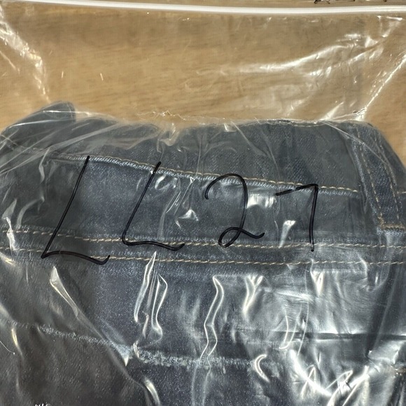 Ashley Mason Women Size 7/28 Flare Jeans  Blue Floral Embroidery Hippie Boho Y2K - Picture 9 of 9